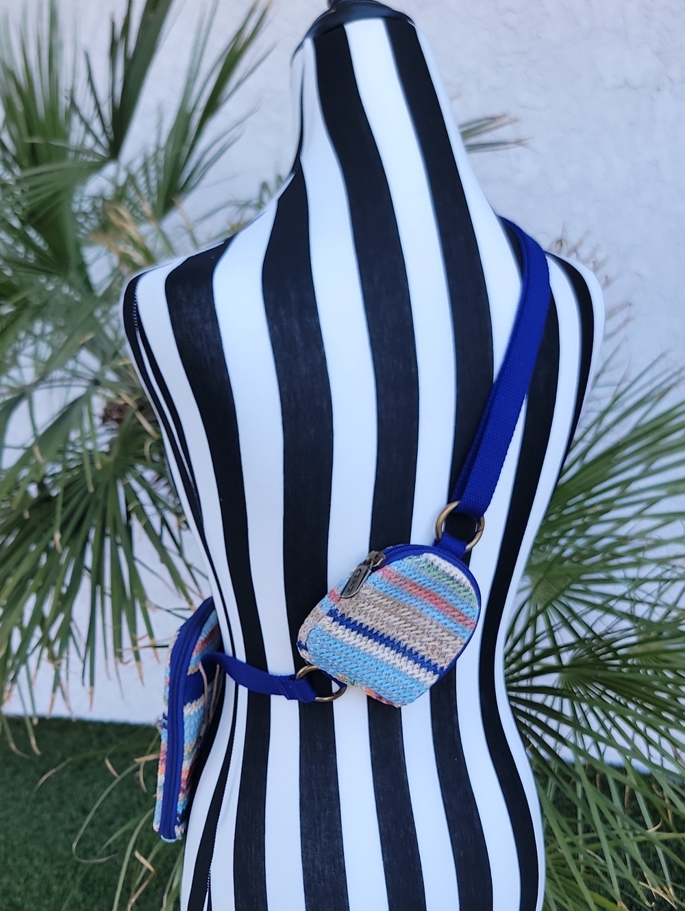 Sun N Sand Alessia | Poly Straw Small Crossbody Bag - Picture 4 of 10